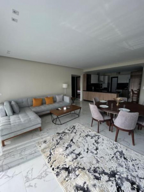 Zen stays Sunny 2BR Lakeview